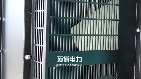 檢查柴油發(fā)電機(jī)組冷卻風(fēng)扇時要注意什么？