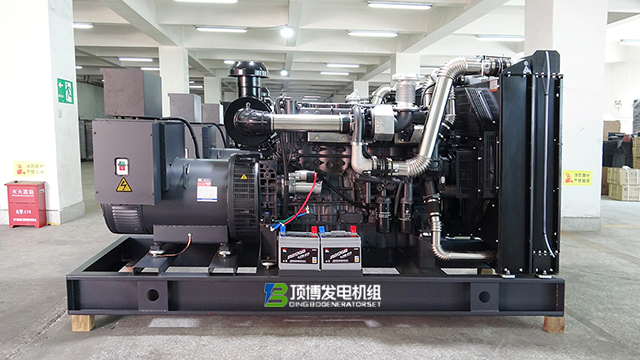 重塑能源格局：柴油發(fā)電機組在高溫高濕環(huán)境中提供穩(wěn)定電力，為現(xiàn)代工業(yè)注入強勁動力